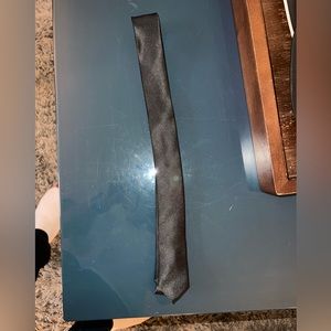 Skinny black tie